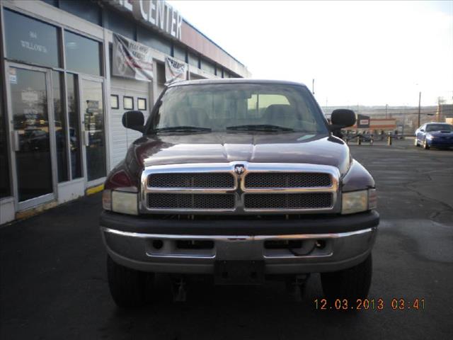 2002 Dodge Ram 2500 T Chairs