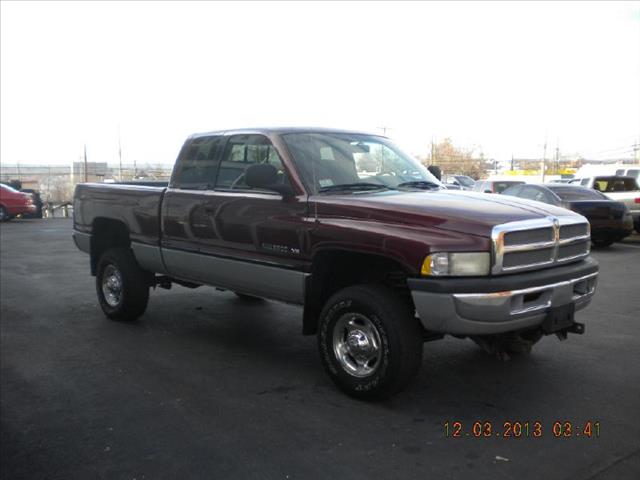 2002 Dodge Ram 2500 T Chairs