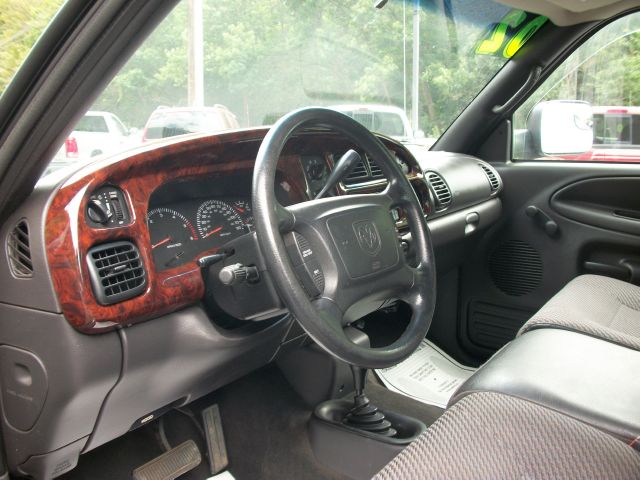 2002 Dodge Ram 2500 EX W/ Leather And DVD