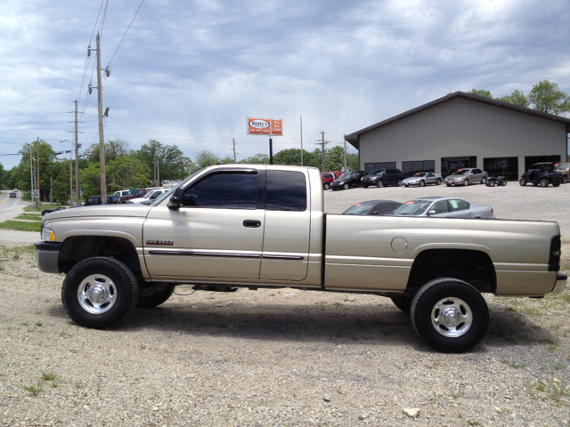 2002 Dodge Ram 2500 4dr 4WD EXT LS 4x4 SUV