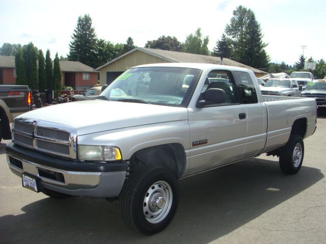 2002 Dodge Ram 2500 EX W/ Leather And DVD