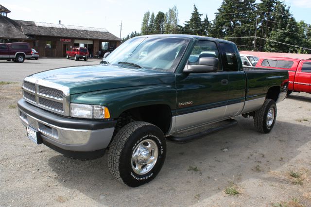 2002 Dodge Ram 2500 4dr 4WD EXT LS 4x4 SUV