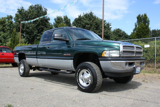 2002 Dodge Ram 2500 4dr 4WD EXT LS 4x4 SUV