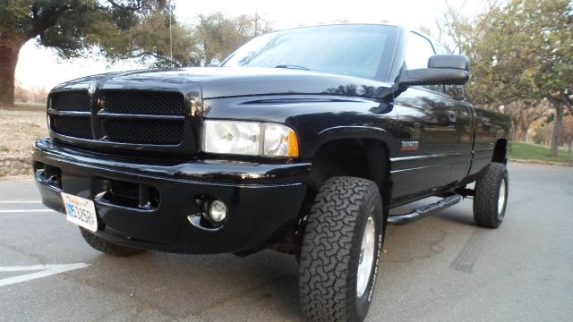 2002 Dodge Ram 2500 4dr 4WD EXT LS 4x4 SUV