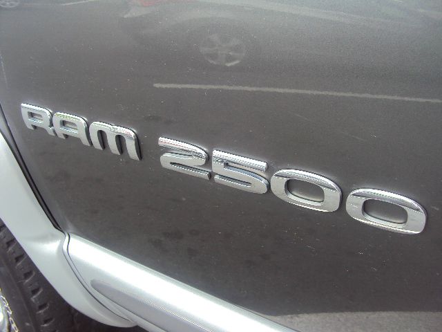 2003 Dodge Ram 2500 Wagon SE