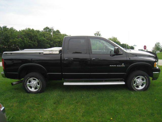 2003 Dodge Ram 2500 4dr 114 WB XLT 4WD