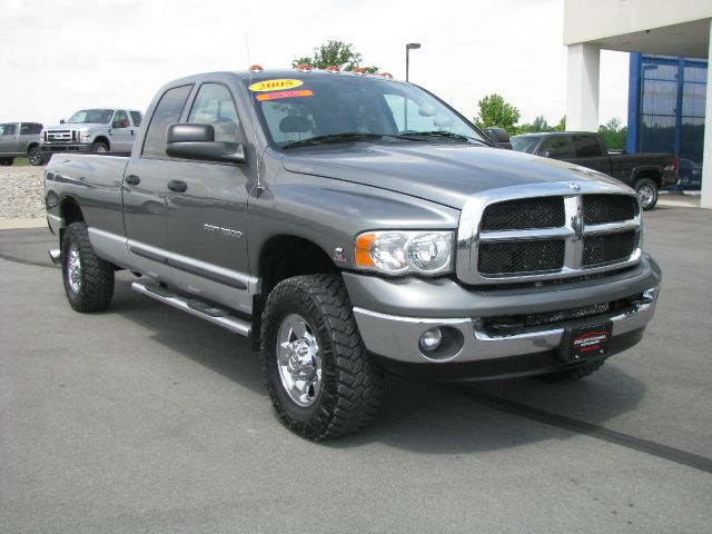 2005 Dodge Ram 2500 4dr 4WD EXT LS 4x4 SUV