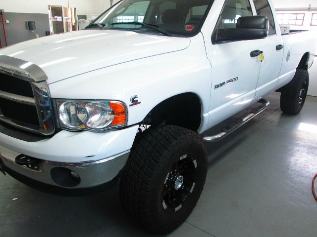 2005 Dodge Ram 2500 4dr 4WD EXT LS 4x4 SUV