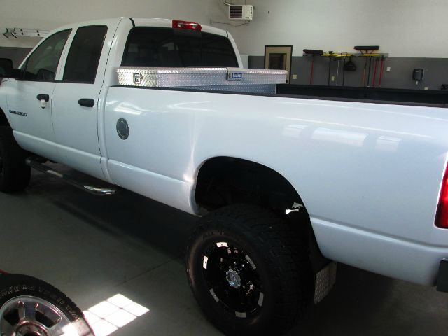 2005 Dodge Ram 2500 4dr 4WD EXT LS 4x4 SUV