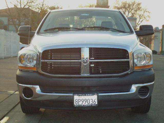 2006 Dodge Ram 2500 ES 2.4L AUTO