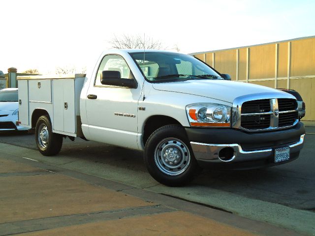 2006 Dodge Ram 2500 ES 2.4L AUTO