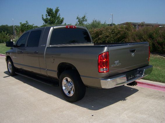 2006 Dodge Ram 2500 2WD Regular Cab 6.3 Ft Box ST