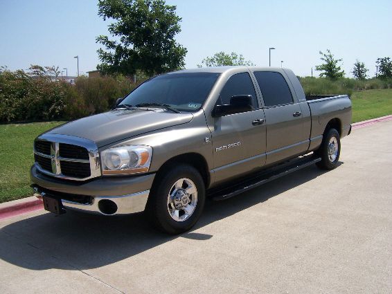 2006 Dodge Ram 2500 2WD Regular Cab 6.3 Ft Box ST