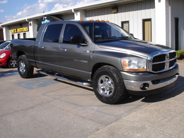 2006 Dodge Ram 2500 2WD Regular Cab 6.3 Ft Box ST