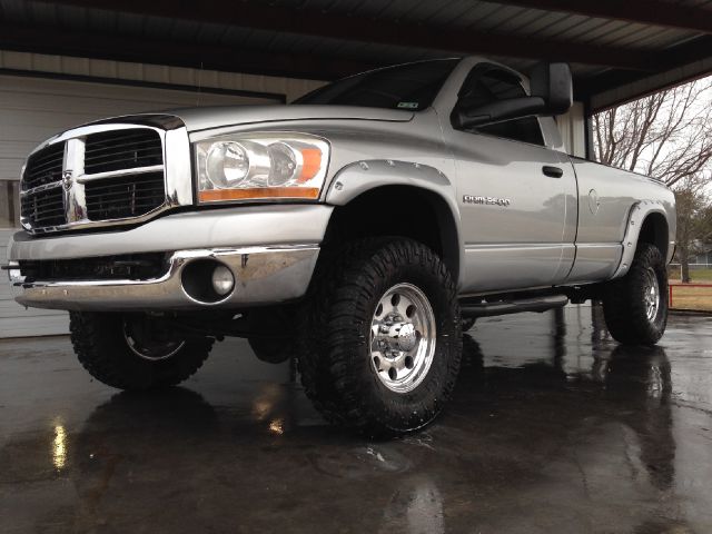 2006 Dodge Ram 2500 Wagon SE