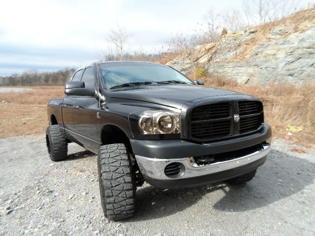 2006 Dodge Ram 2500 4dr LX 4WD Auto