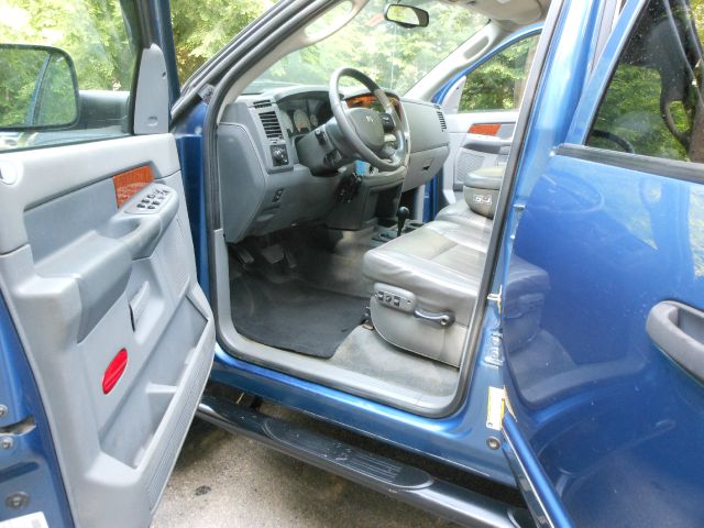 2006 Dodge Ram 2500 4d Wagon AWD