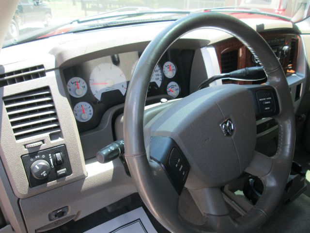 2007 Dodge Ram 2500 4d Wagon AWD