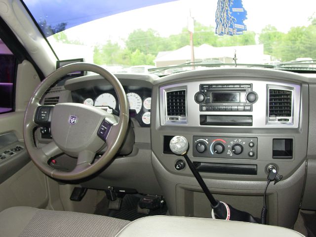 2007 Dodge Ram 2500 4dr LX 4WD Auto