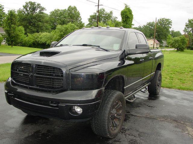 2007 Dodge Ram 2500 4dr LX 4WD Auto