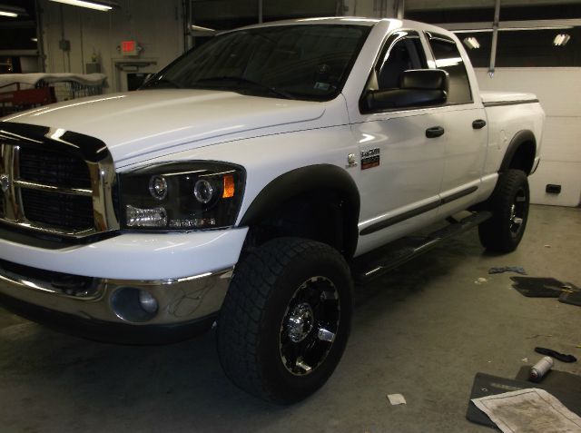 2007 Dodge Ram 2500 4d Wagon AWD