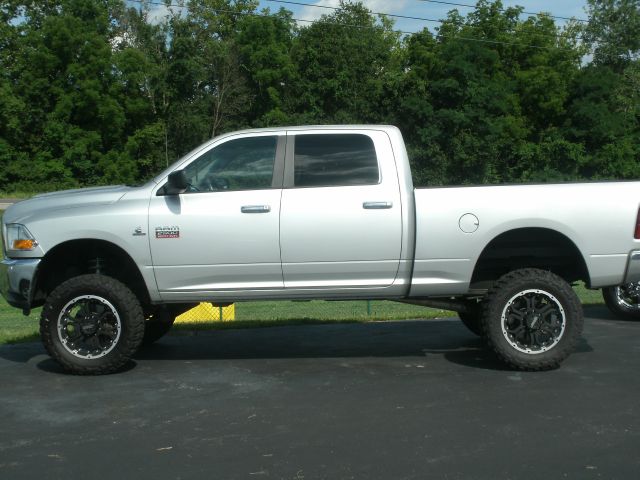 2011 Dodge Ram 2500 SLE Sierra 2WD