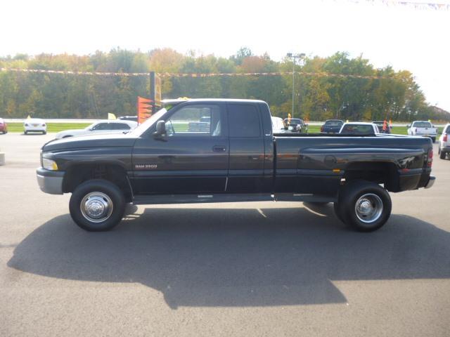 1998 Dodge Ram 3500 5d Wagon SE w/XM 2WD