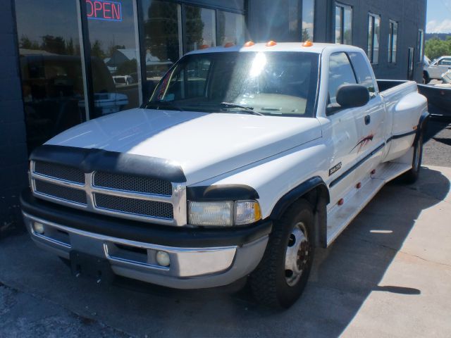 1999 Dodge Ram 3500 2WD Regular Cab 6.3 Ft Box ST