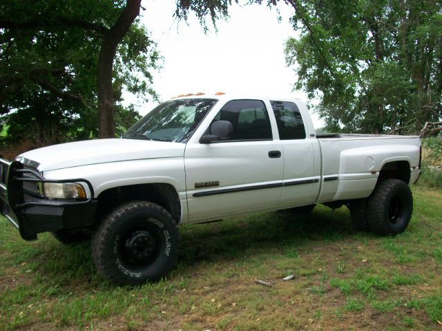 1999 Dodge Ram 3500 L300 Sedan