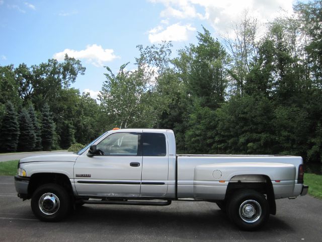 2001 Dodge Ram 3500 Z71 4X4 CREW CAB