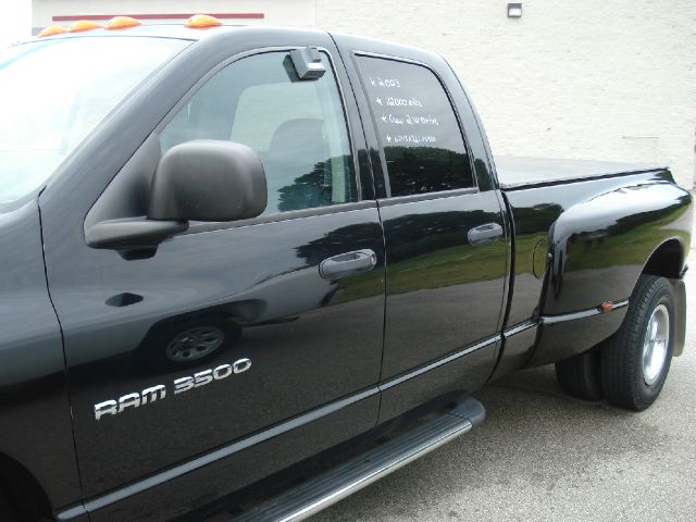 2003 Dodge Ram 3500 Sahara 4X4