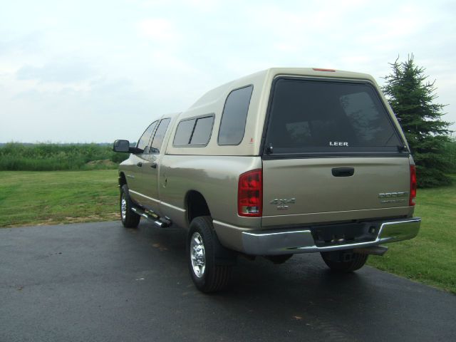 2004 Dodge Ram 3500 4dr 4WD EXT LS 4x4 SUV