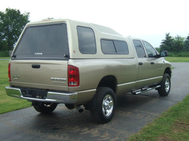 2004 Dodge Ram 3500 4dr 4WD EXT LS 4x4 SUV