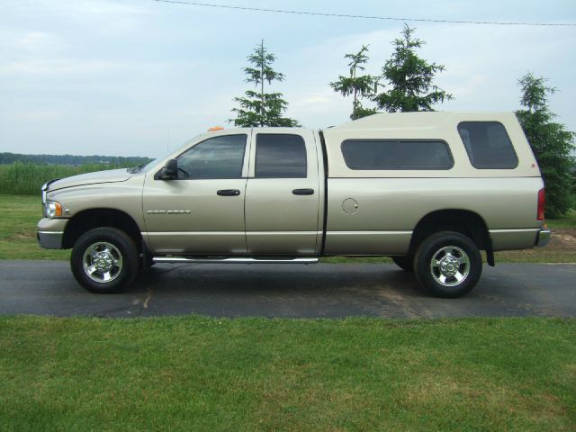 2004 Dodge Ram 3500 4dr 4WD EXT LS 4x4 SUV