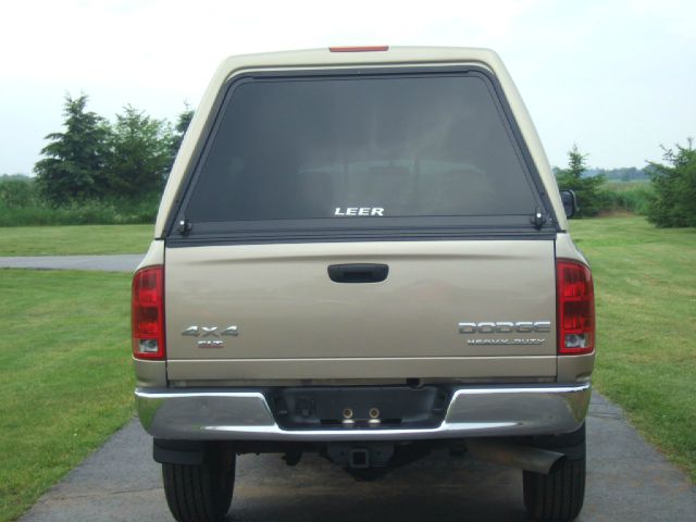 2004 Dodge Ram 3500 4dr 4WD EXT LS 4x4 SUV