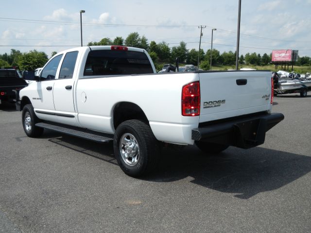 2004 Dodge Ram 3500 4dr 4WD EXT LS 4x4 SUV