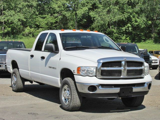 2004 Dodge Ram 3500 323i 4dr Sdn Sedan