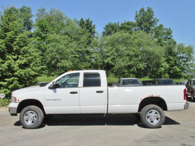 2004 Dodge Ram 3500 323i 4dr Sdn Sedan