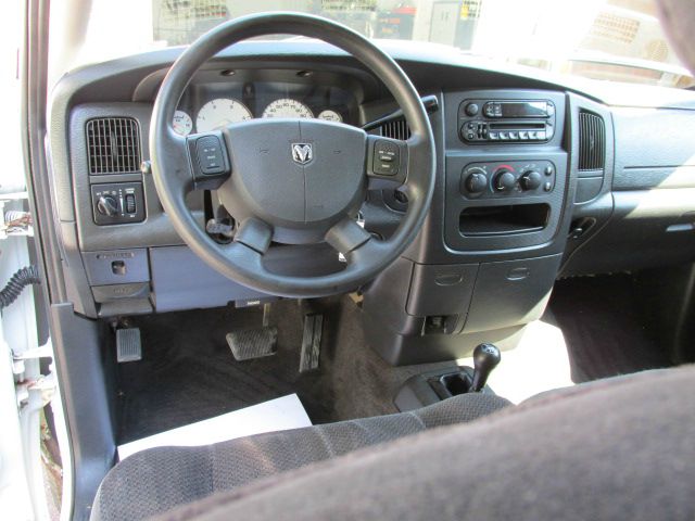 2004 Dodge Ram 3500 323i 4dr Sdn Sedan