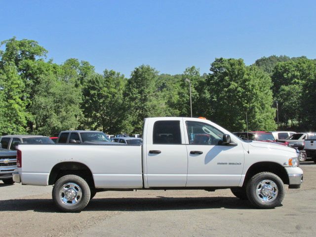 2004 Dodge Ram 3500 323i 4dr Sdn Sedan