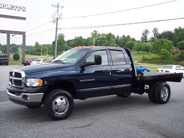 2004 Dodge Ram 3500 CX Minivan 4D