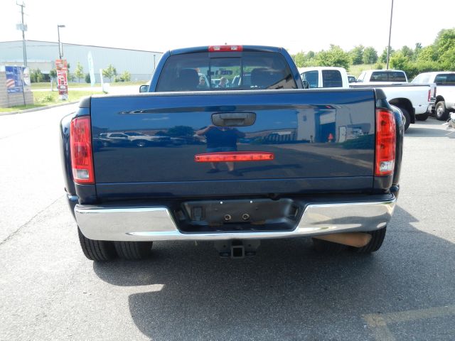 2005 Dodge Ram 3500 Sahara 4X4