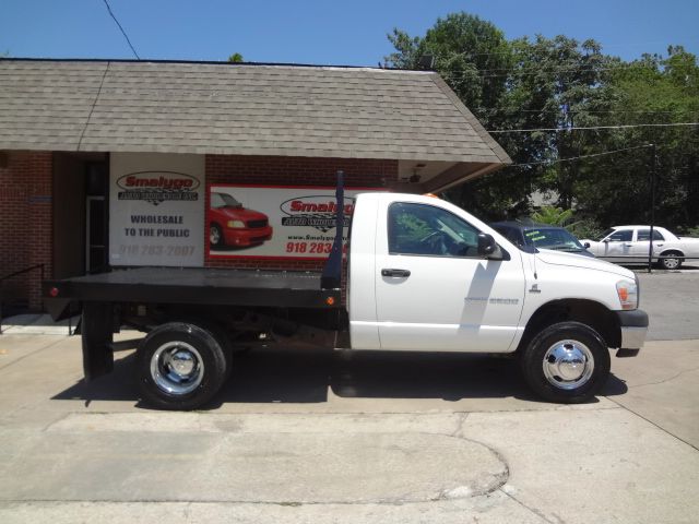 2006 Dodge Ram 3500 2WD Double Cab Standard Bed 5.7L V8 (SE) Truck