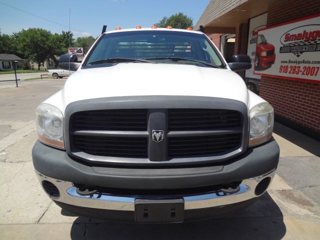 2006 Dodge Ram 3500 2WD Double Cab Standard Bed 5.7L V8 (SE) Truck