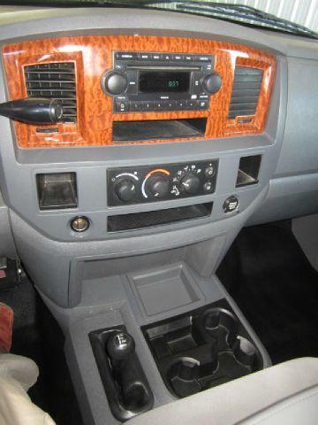 2006 Dodge Ram 3500 CX Minivan 4D