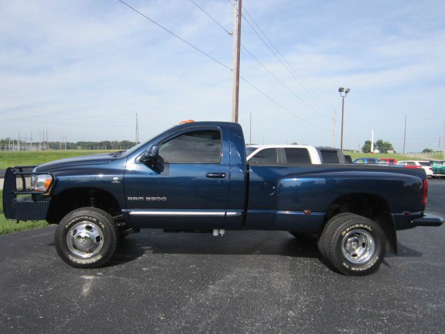 2006 Dodge Ram 3500 4dr LE Auto 4WD