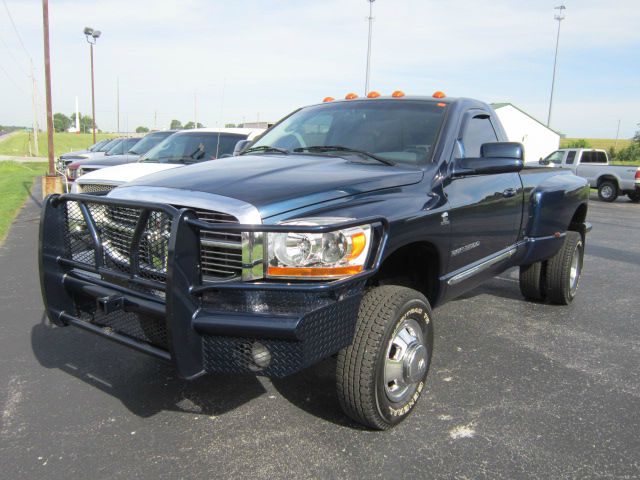 2006 Dodge Ram 3500 4dr LE Auto 4WD