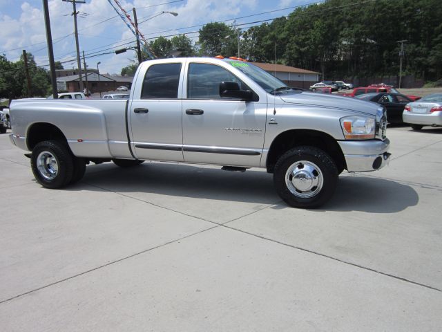 2006 Dodge Ram 3500 Luxury AWD Nav