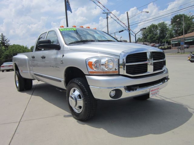 2006 Dodge Ram 3500 Luxury AWD Nav