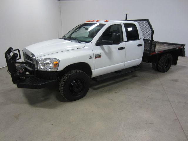 2007 Dodge Ram 3500 4dr Quad Cab 140.5 WB 4WD SLT